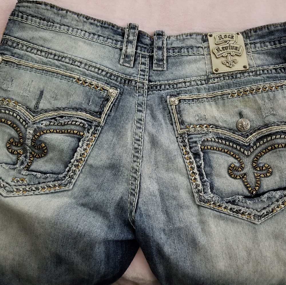 Men 42 32 roc Revival distressed embellished jeans